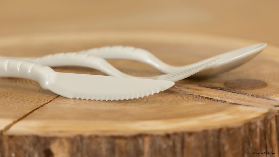 Reusable cutlery made from the bio-based and biodegradable bioplastic Bio-Flex®.