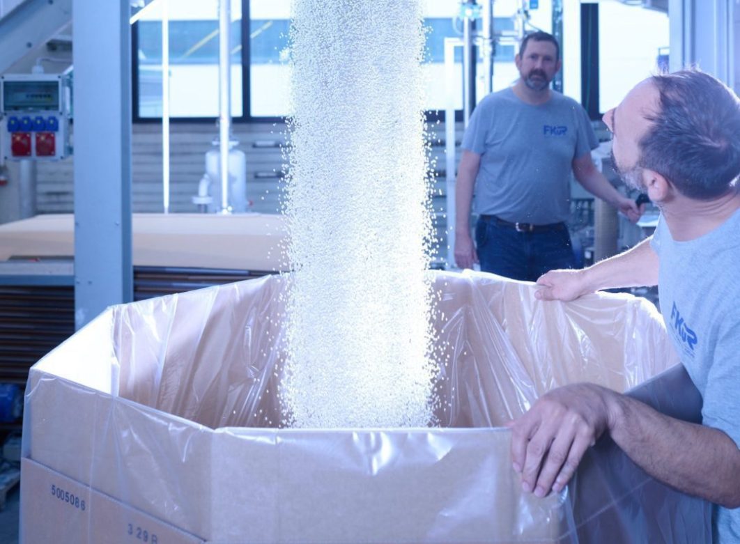 Familiengeführter Hersteller, der sich auf die Produktion von Biokunststoffen und Rezyklaten spezialisiert hat