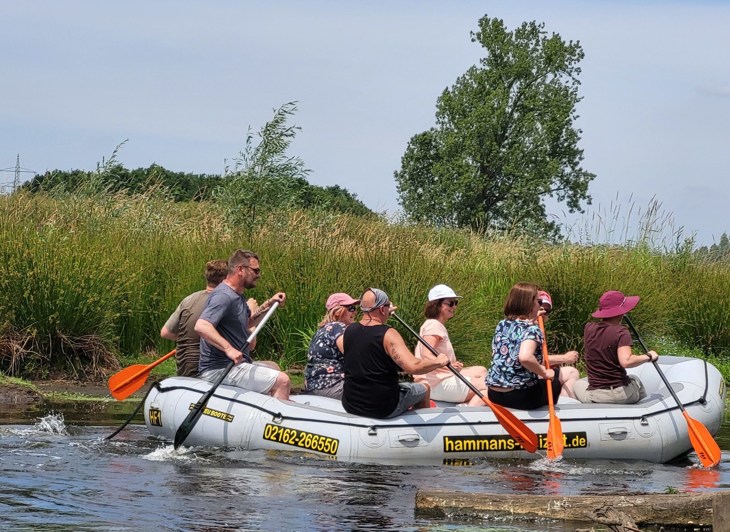 After that, armed with paddles, we got into rubber dinghies and ventured out onto the Niers.