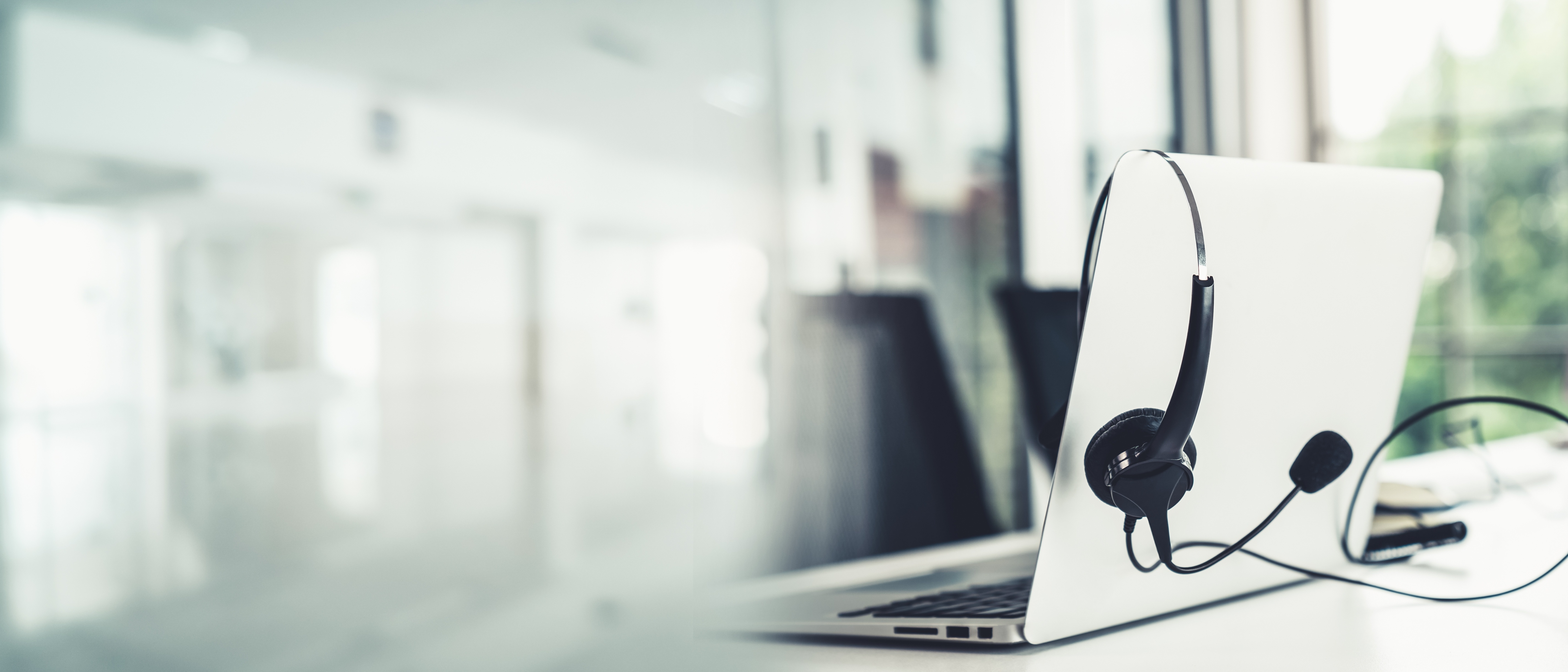 In den Online-Webinaren von FKuR erfahren Sie alles über aktuelle Entwicklungen und zukunftsweisende Materialien im Bereich nachhaltiger Verpackungen und Produkte. Unsere Fachleute präsentieren Ihnen praxisnahe Strategien, mit denen Sie innovative und umweltfreundliche Werkstoffe in Ihre Verpackungs- und Produktkonzepte einbinden können – und so den steigenden Anforderungen von morgen gerecht werden.